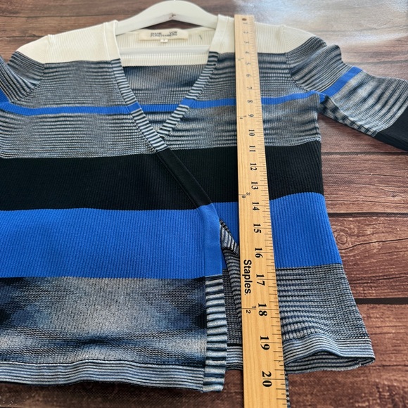 Diane Von Furstenberg Women’s ribbed wrap top‎ Striped Size S Long Sleeve - Picture 6 of 11